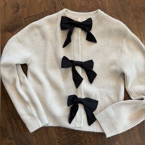 Viral H&M cream holiday bow cardigan - NWT